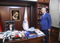 Zeydan Karalar makamını küçük Melis’e bıraktı