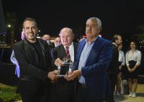 Başkan Zeydan Karalar’ dan Haluk Levent’e Onur Ödülü
