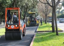 Büyükşehir’in asfalt hamlesi sürerken, yeni bisiklet yollarının yapımı da devam ediyor