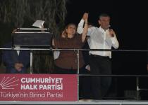 Adana Sel Oldu, Zeydan Karalar’a Sahip Çıkmak İçin Uğur Mumcu Meydanı’na Aktı