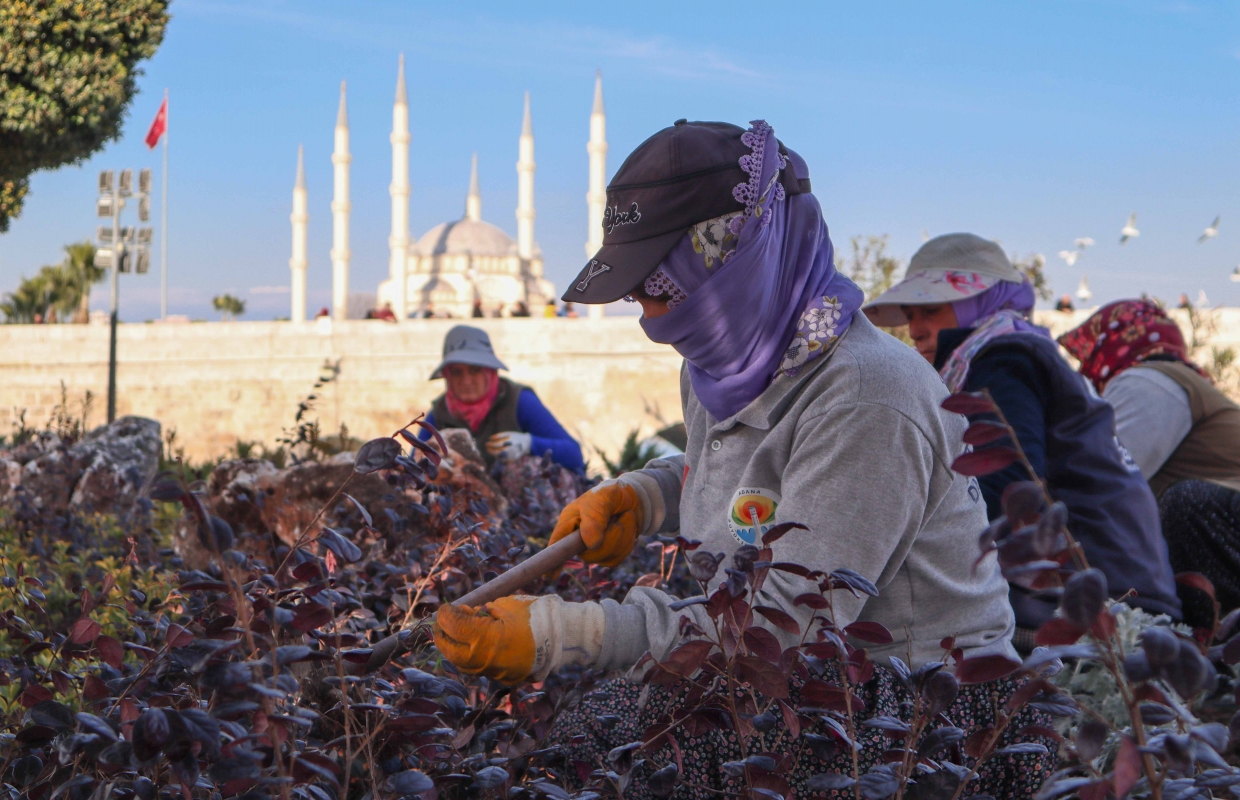 Büyükşehir çalışıyor, Adana güzelleşiyor