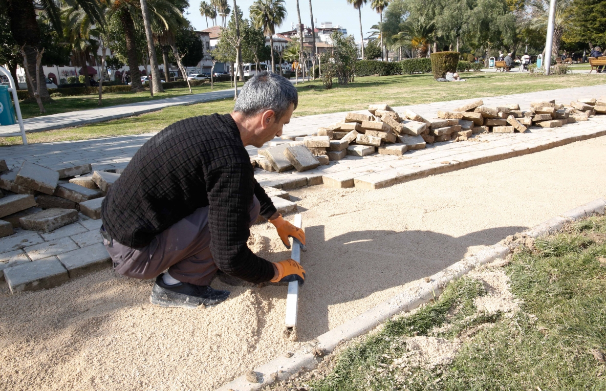 Büyükşehir çalışıyor, Adana güzelleşiyor