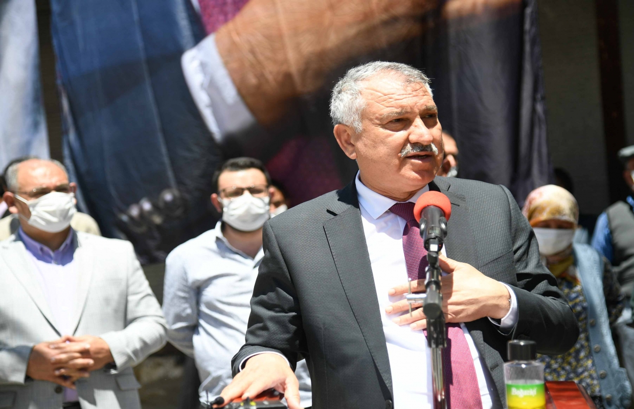 Çiftçiler Günü’nde üreticiye 600 bin çilek fidesi dağıtıldı