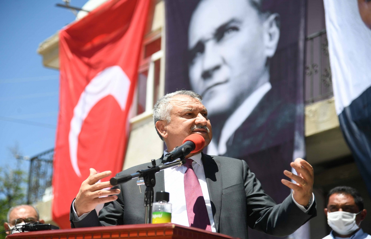 Çiftçiler Günü’nde üreticiye 600 bin çilek fidesi dağıtıldı