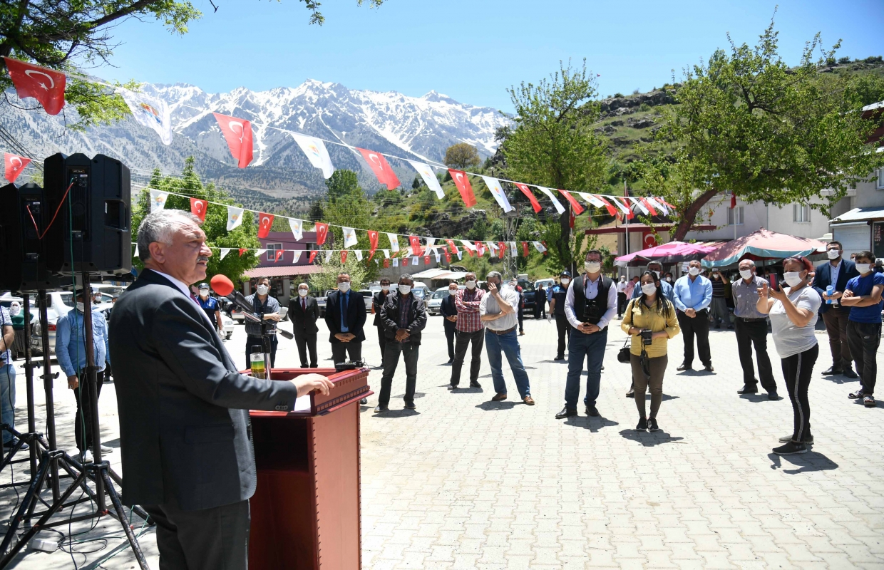 Çiftçiler Günü’nde üreticiye 600 bin çilek fidesi dağıtıldı